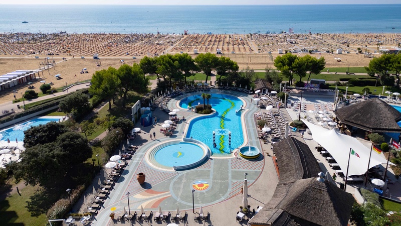  ApartHotel Holiday Fronte Mare - Aparthotel Holiday a Bibione 